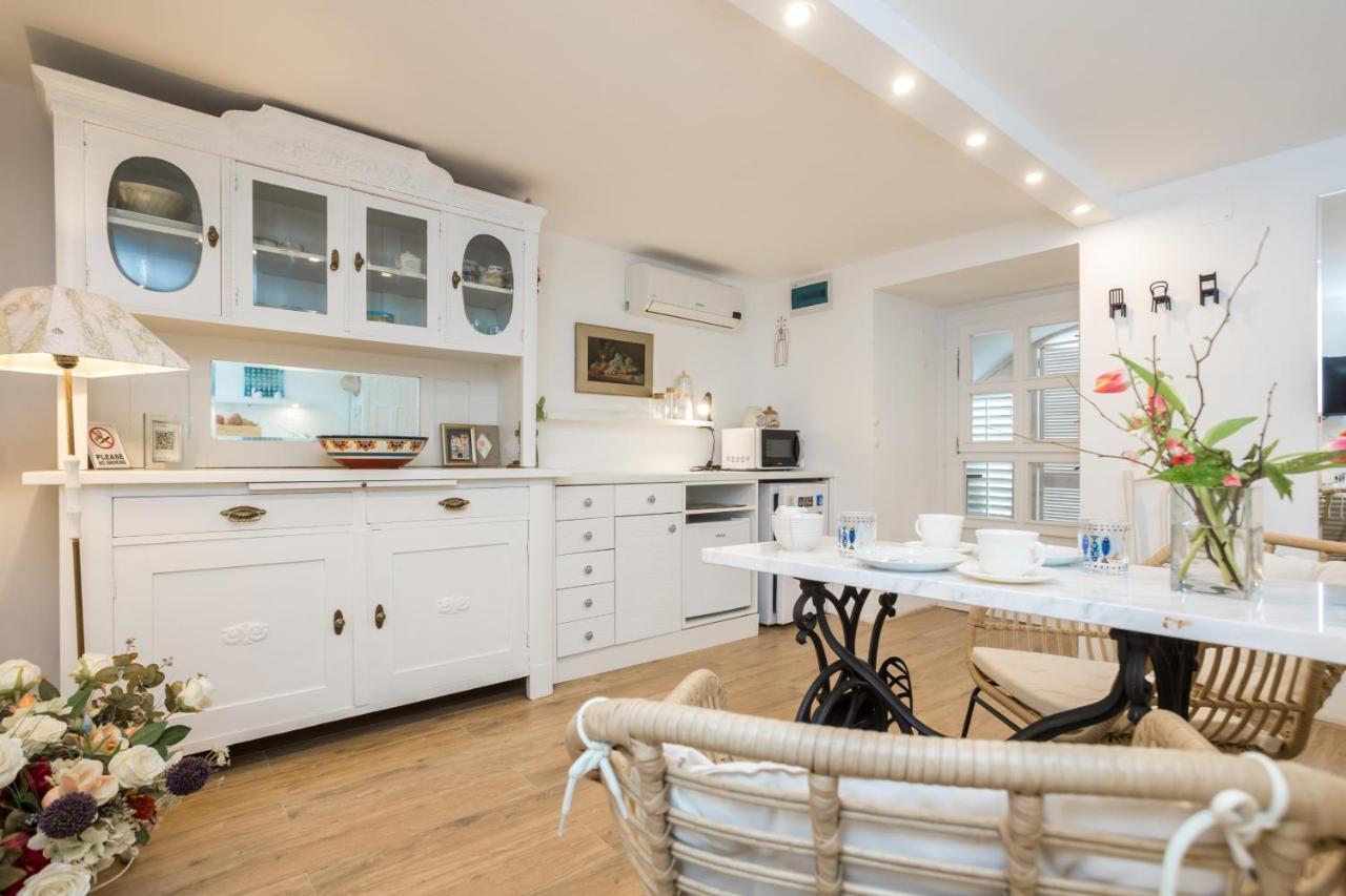 Charming Studio Apartment At House Rustica With Terrace And Nearby Parking Punat Exteriér fotografie