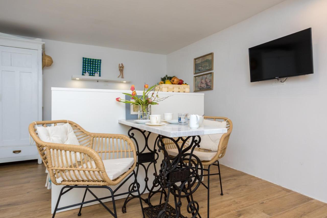 Charming Studio Apartment At House Rustica With Terrace And Nearby Parking Punat Exteriér fotografie