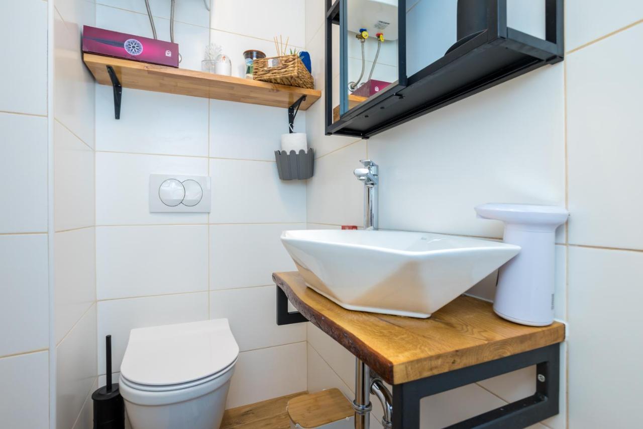 Charming Studio Apartment At House Rustica With Terrace And Nearby Parking Punat Exteriér fotografie