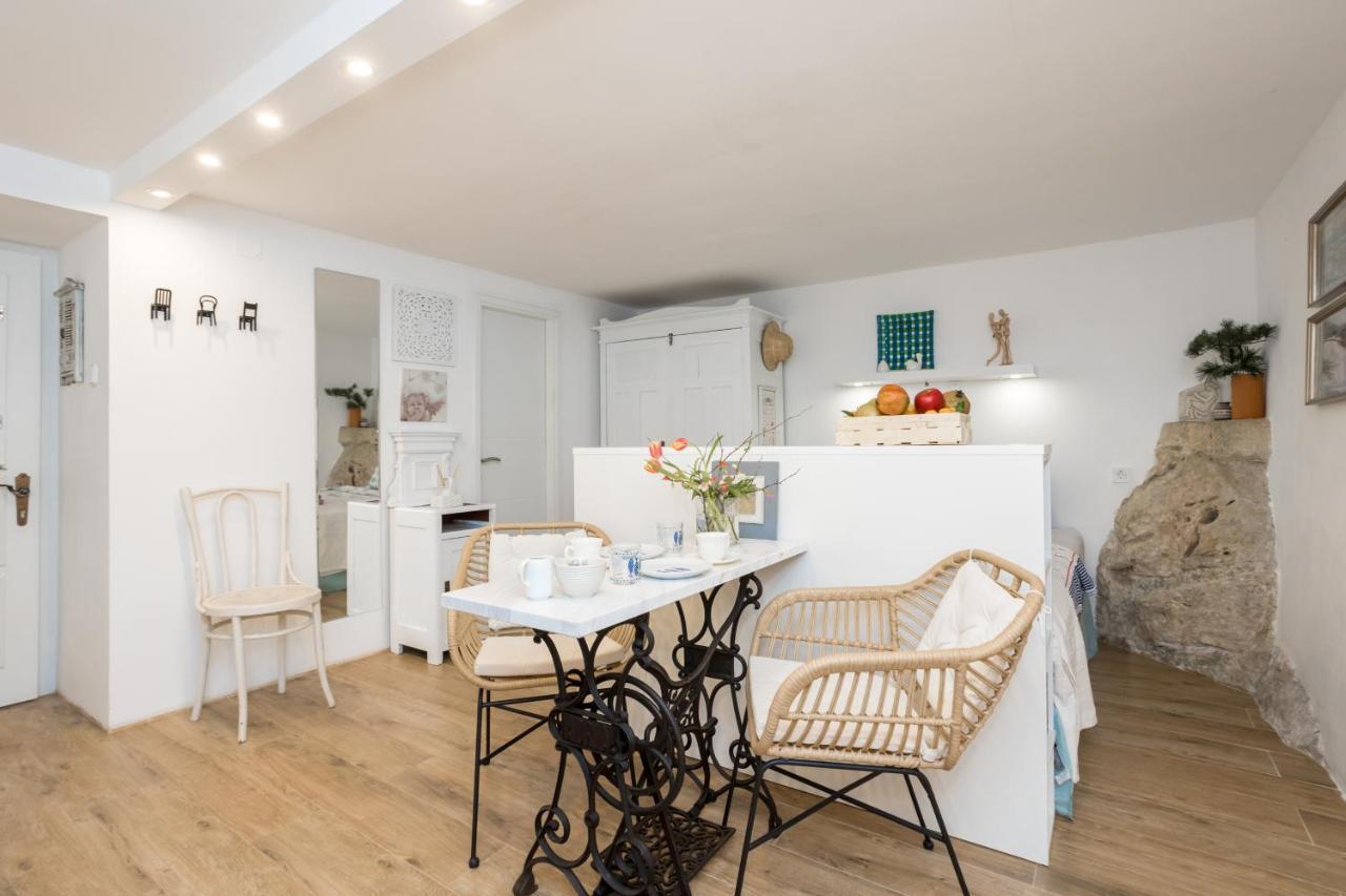 Charming Studio Apartment At House Rustica With Terrace And Nearby Parking Punat Exteriér fotografie