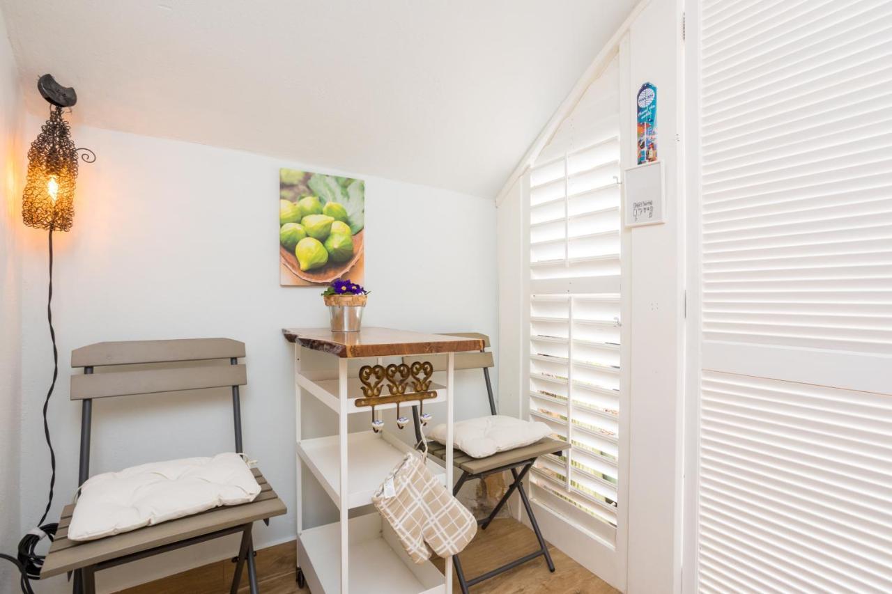 Charming Studio Apartment At House Rustica With Terrace And Nearby Parking Punat Exteriér fotografie