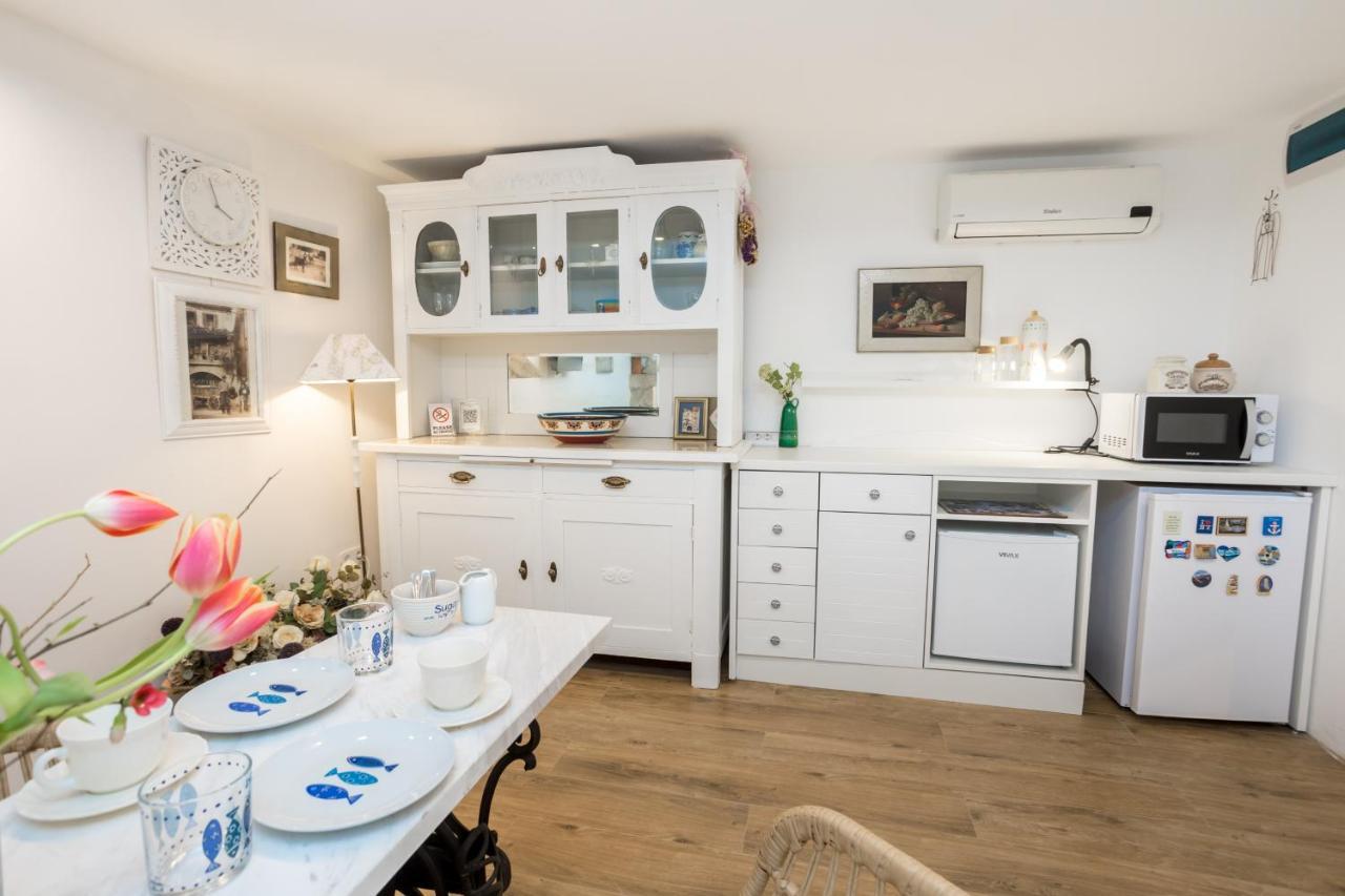 Charming Studio Apartment At House Rustica With Terrace And Nearby Parking Punat Exteriér fotografie