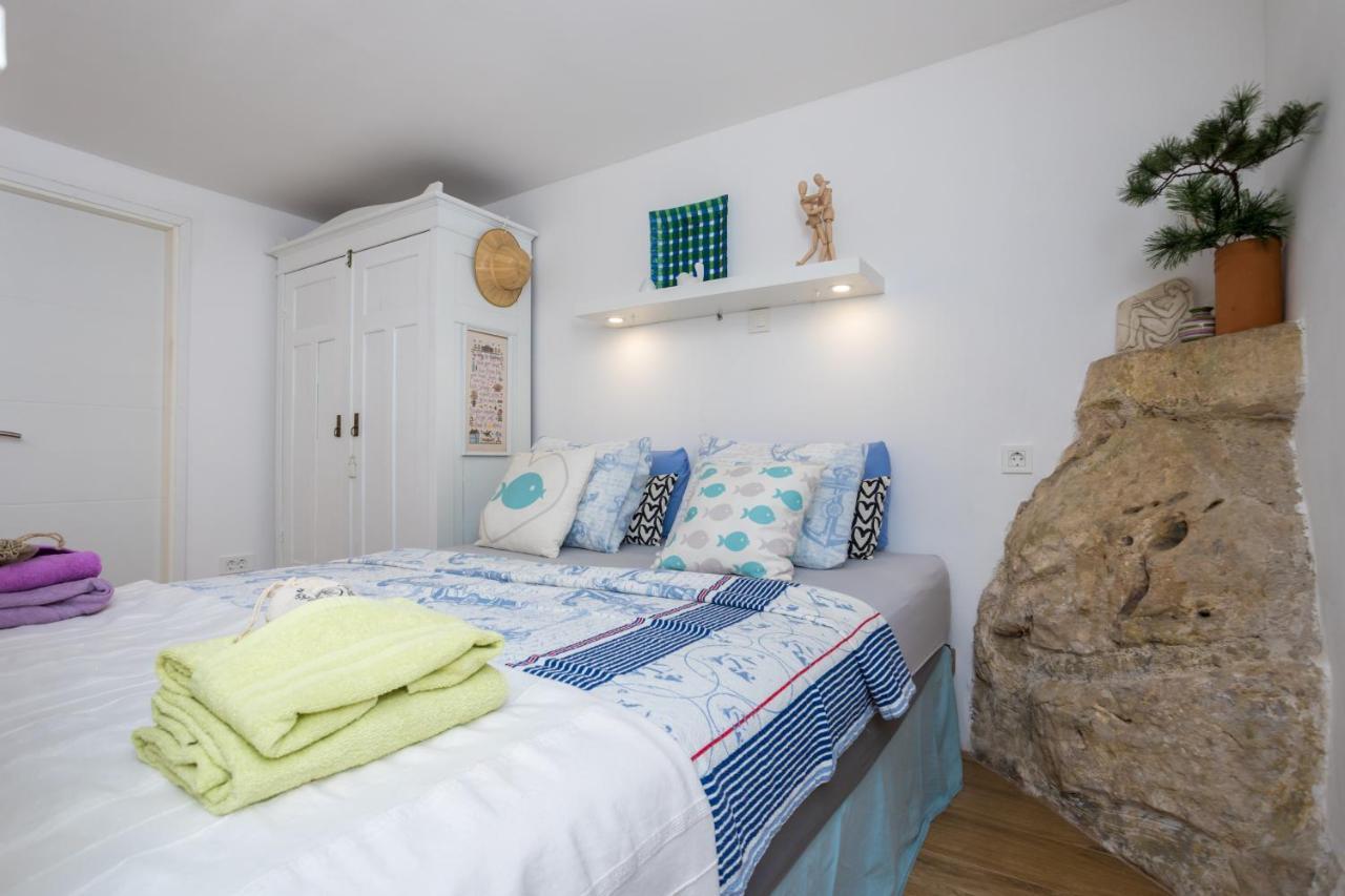 Charming Studio Apartment At House Rustica With Terrace And Nearby Parking Punat Exteriér fotografie