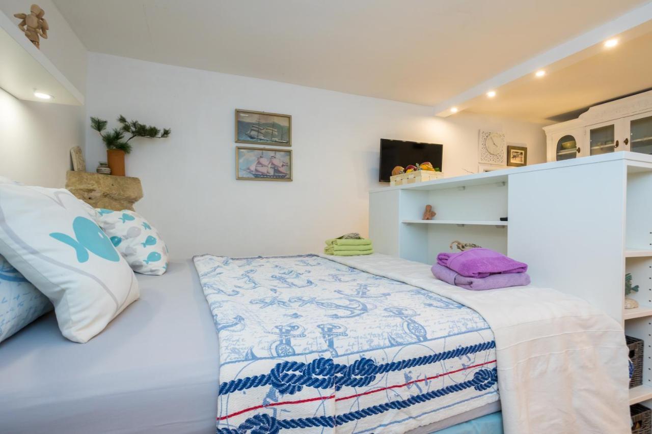 Charming Studio Apartment At House Rustica With Terrace And Nearby Parking Punat Exteriér fotografie